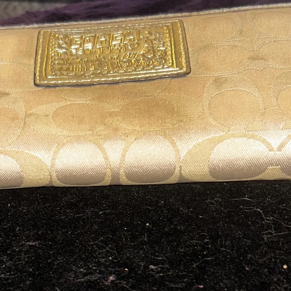 Coach Gold Signature Wallet. Project Piece. - Picture 8 of 8